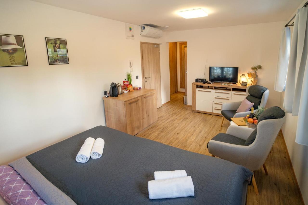 Hotel Smrz Sepekov Zewnętrze zdjęcie