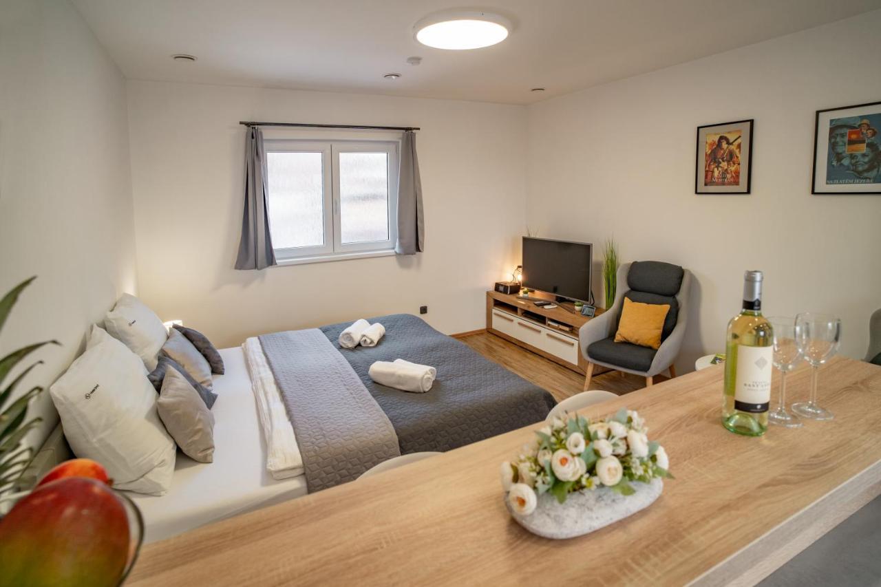 Hotel Smrz Sepekov Zewnętrze zdjęcie
